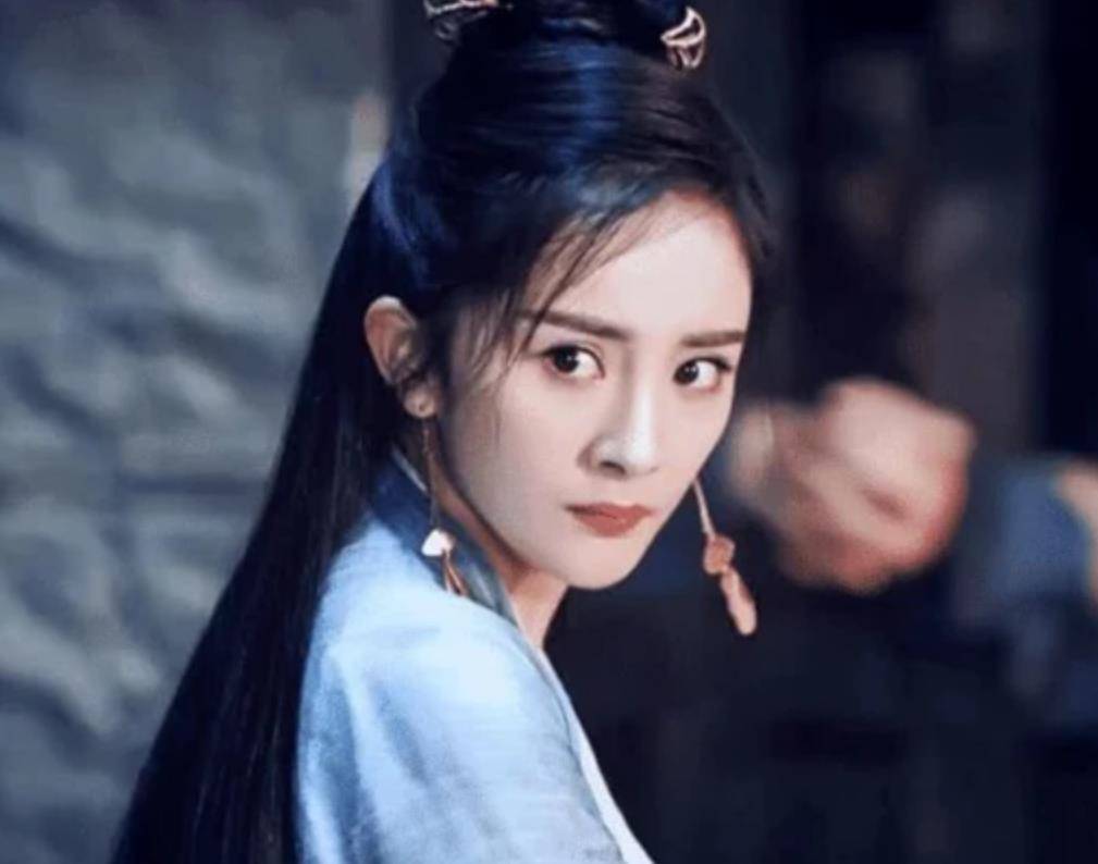 杨幂最开始演的电视剧（杨幂拍的第一部剧是什么）